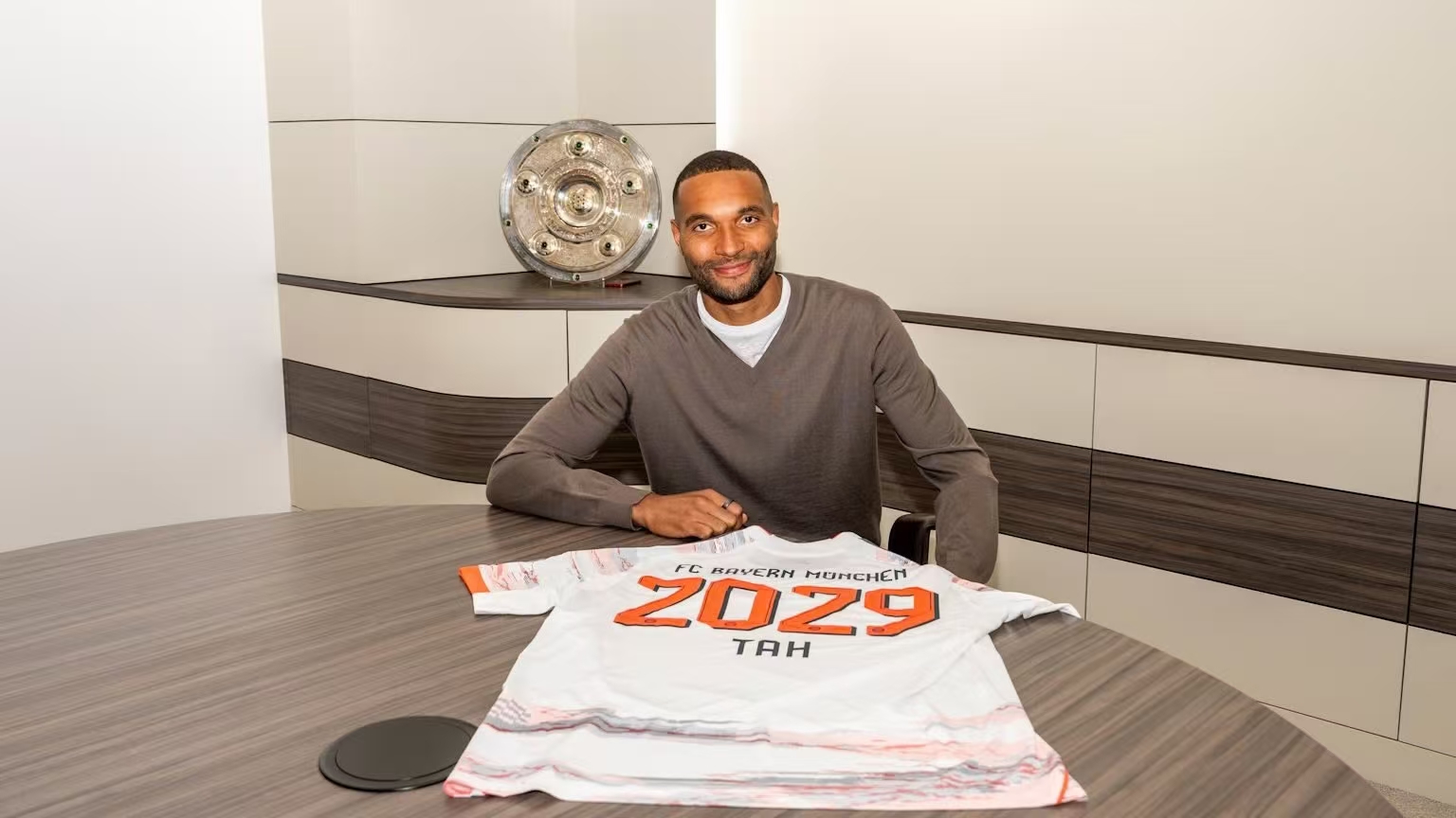 罗马诺：拜仁与勒沃库森就若纳唐·塔参加世俱杯的费用达成一致